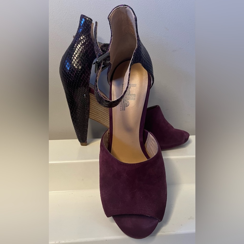 NWT Belle Sigerson Morrison Burgundy Suede Open Toed High Heels !!